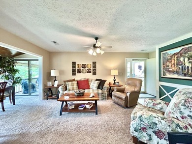 Beautiful upper level condo located in a gated Lake Cumberland - photo 17