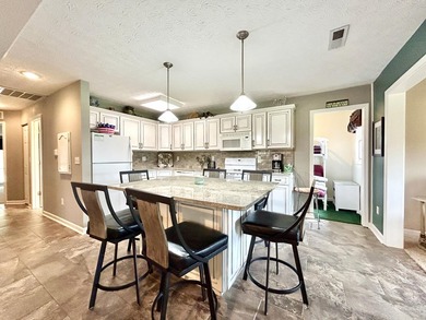 Beautiful upper level condo located in a gated Lake Cumberland - photo 18