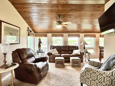 Beautiful upper level condo located in a gated Lake Cumberland - photo 24