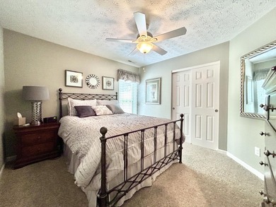 Beautiful upper level condo located in a gated Lake Cumberland - photo 33