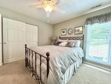 Beautiful upper level condo located in a gated Lake Cumberland - photo 38