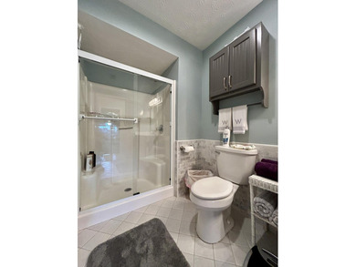 Beautiful upper level condo located in a gated Lake Cumberland - photo 42