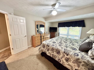 Beautiful upper level condo located in a gated Lake Cumberland - photo 43