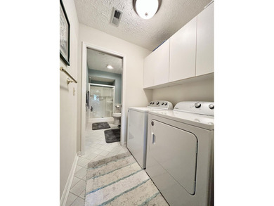 Beautiful upper level condo located in a gated Lake Cumberland - photo 45
