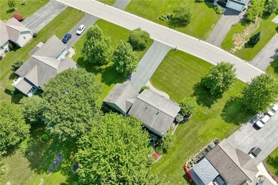 CURB APPEAL! A GREAT FRONT PORCH! A BACKYARD YOU'LL NEVER WANT - photo 3
