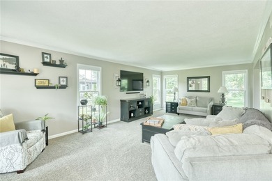 CURB APPEAL! A GREAT FRONT PORCH! A BACKYARD YOU'LL NEVER WANT - photo 4