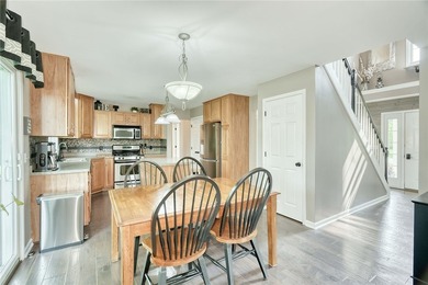 CURB APPEAL! A GREAT FRONT PORCH! A BACKYARD YOU'LL NEVER WANT - photo 8