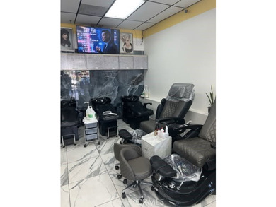BEAUTY SALON, 4 HAIR STATIONS, 3 WASHING HAIR CHAIRS, 4 NAIL - photo 12
