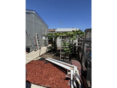 Welcome to Gables Mobile Home Estates, one of Santa Ana's most - photo 15