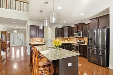Welcome to a beautifully maintained, original-owner home - photo 9