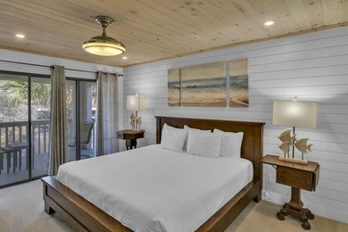 Fully renovated and rental ready 3BR 2.5BA lakefront condo in - photo 4
