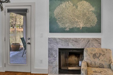 Fully renovated and rental ready 3BR 2.5BA lakefront condo in - photo 9