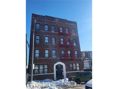 Location, Location, Location. Beautiful one-bedroom co-op - photo 10