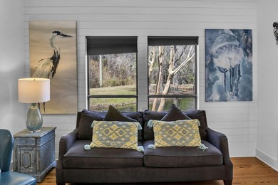 Fully renovated and rental ready 3BR 2.5BA lakefront condo in - photo 10