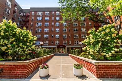 Grassy Sprain Lake  Home Sale Pending in Yonkers New York