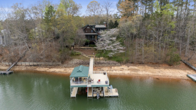 Private Retreat on Hartwell with Minimal Corp Property - photo 1