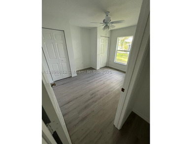 Practically Brand-new Construction! This beautiful 2 bedrooms ,2 - photo 4