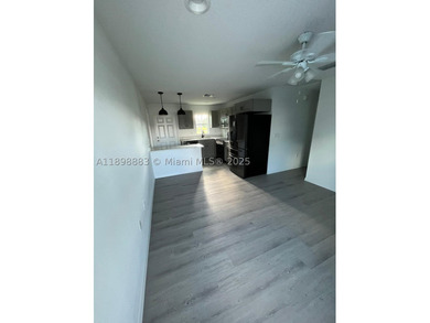 Practically Brand-new Construction! This beautiful 2 bedrooms ,2 - photo 7