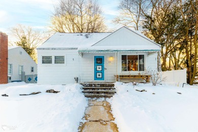 Elizabeth Lake Home For Sale in Waterford Michigan