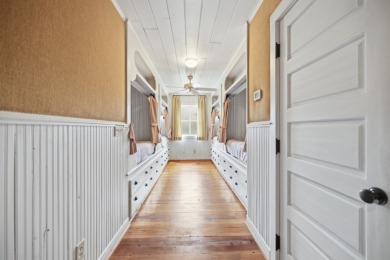 Private Retreat on Hartwell with Minimal Corp Property - photo 18