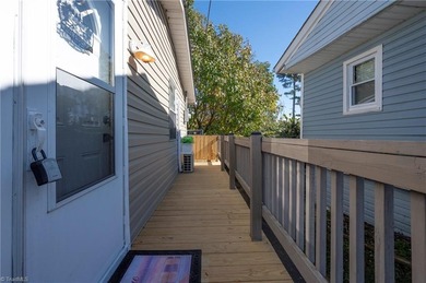 This is the cutest lake front home that has hit the market! - photo 11