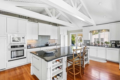 One of the first things you'll notice about this property is - photo 14