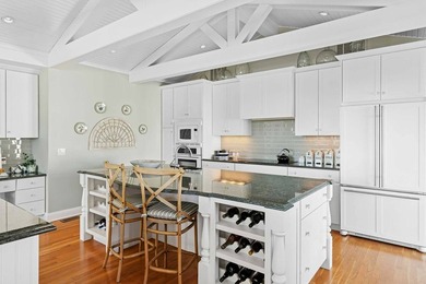 One of the first things you'll notice about this property is - photo 15