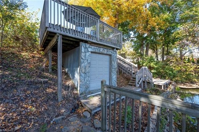 This is the cutest lake front home that has hit the market! - photo 15