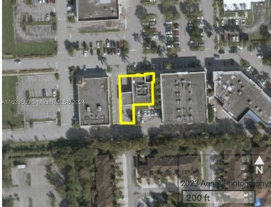 This is a spectacular NNN property investment. The lease has - photo 21