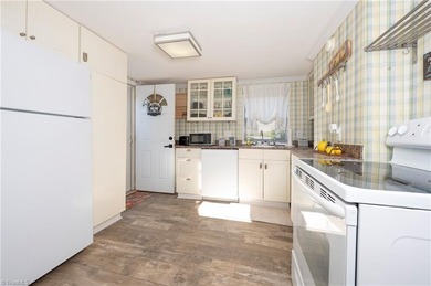 This is the cutest lake front home that has hit the market! - photo 30