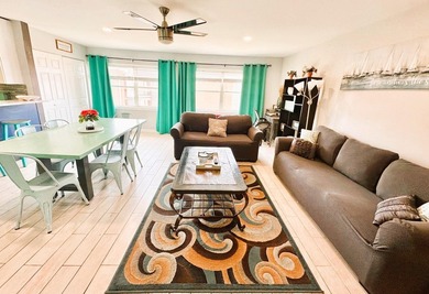 Rare Find 2 Bedrooms 2 Bathrooms (full size) + Laundry Room - photo 1