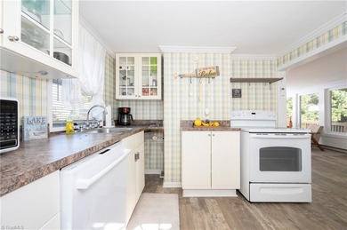 This is the cutest lake front home that has hit the market! - photo 31