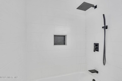 Welcome to this beautifully renovated Melville model in the - photo 33