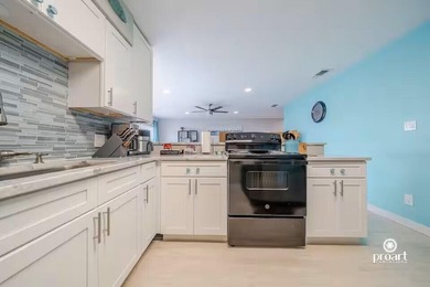 Rare Find 2 Bedrooms 2 Bathrooms (full size) + Laundry Room - photo 6