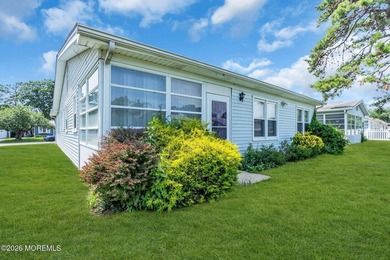 Welcome to this beautifully renovated Melville model in the - photo 44