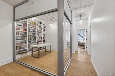 ICONIC FULL-FLOOR CHELSEA LOFT WITH DAZZLING SKYLIGHT & - photo 5