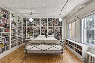 ICONIC FULL-FLOOR CHELSEA LOFT WITH DAZZLING SKYLIGHT & - photo 7