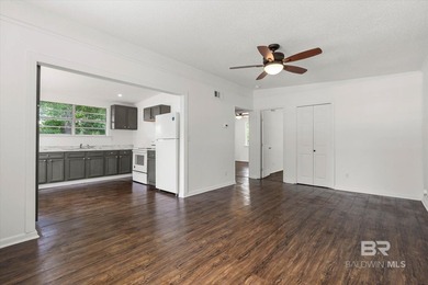 Prime investment opportunity, triplex in Gulf Shores! This - photo 5