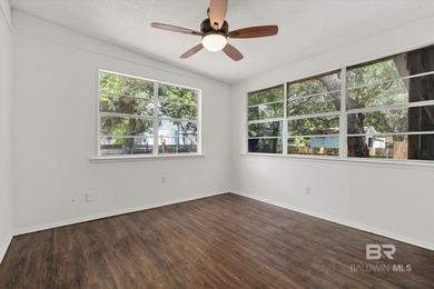 Prime investment opportunity, triplex in Gulf Shores! This - photo 8