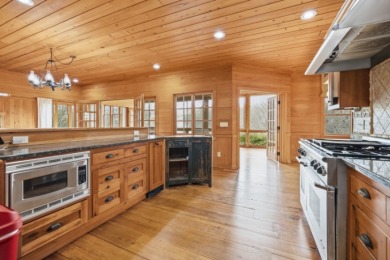 Private Retreat on Hartwell with Minimal Corp Property - photo 11