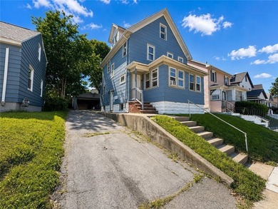 Calling all investors and owner-occupants! Don't miss this - photo 1