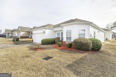Welcome to comfortable, low maintenance living in Houston - photo 2