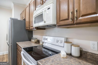 Welcome to comfortable, low maintenance living in Houston - photo 8