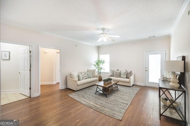 Welcome to comfortable, low maintenance living in Houston - photo 10