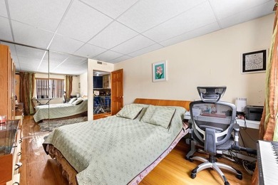 Welcome to this bright and comfortable 1-bedroom, 1-bath condo - photo 4