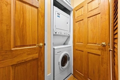Welcome to this bright and comfortable 1-bedroom, 1-bath condo - photo 7