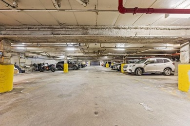 Welcome to this bright and comfortable 1-bedroom, 1-bath condo - photo 8