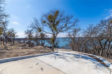 Lakefront Luxury Awaits at Deepwater Estates. Experience the - photo 11
