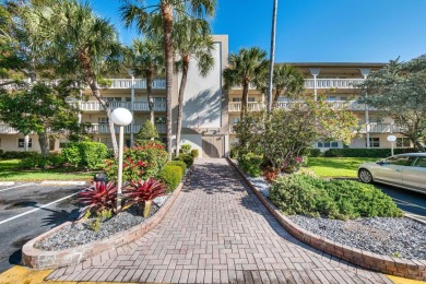 Lake Condo For Sale in Coconut Creek, Florida
