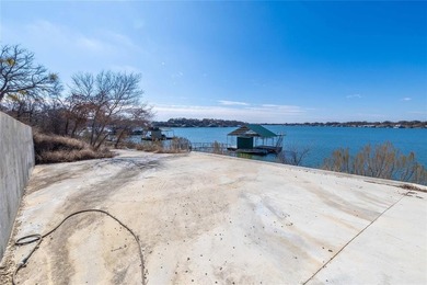 Lakefront Luxury Awaits at Deepwater Estates. Experience the - photo 13